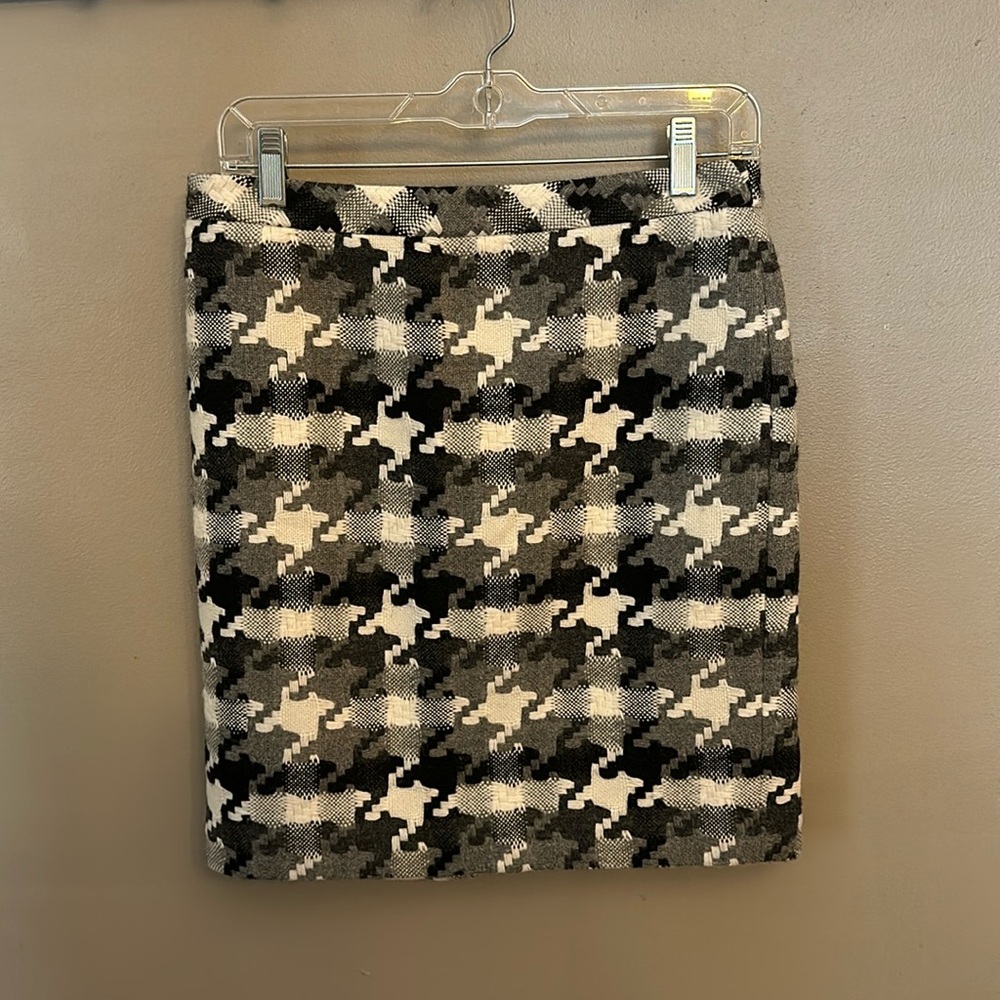 Ann Taylor Loft houndstooth skirt